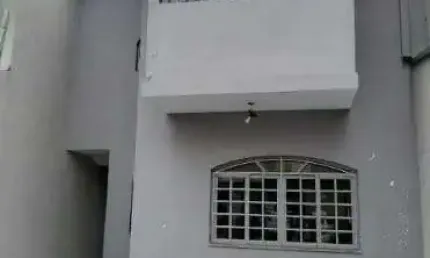 Casa para alugar em Centro de 170.00m² com 1 Quarto e 2 Garagens