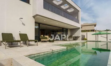 Casa de Condomínio para venda em Medeiros de 310.00m² com 4 Quartos, 3 Suites e 6 Garagens