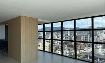 Apartamento para venda em Meia Praia de 153.00m² com 3 Quartos, 3 Suites e 3 Garagens