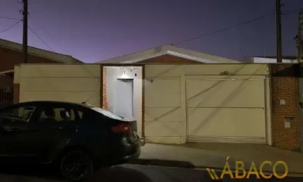 Casa para alugar em Parque Delta de 151.00m² com 3 Quartos, 1 Suite e 3 Garagens