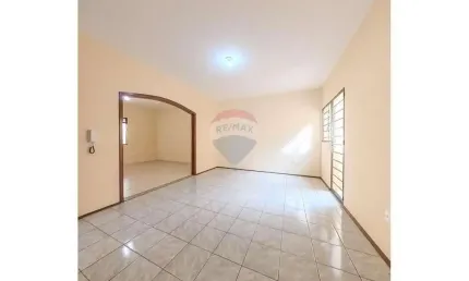 Casa para venda em Jardim Universitário de 190.00m² com 4 Quartos e 2 Suites