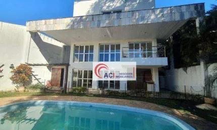 Casa de Condomínio para venda em Granja Viana de 353.00m² com 3 Quartos, 3 Suites e 5 Garagens