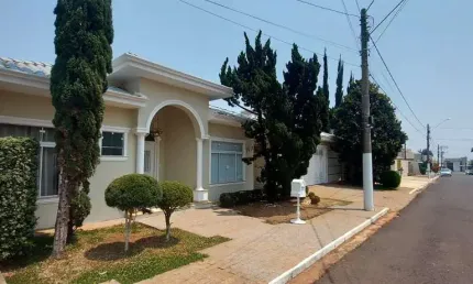 Casa para venda em Colinas Do Paraíso de 480.00m² com 4 Quartos, 4 Suites e 3 Garagens