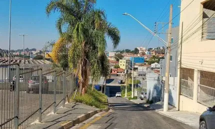 Sala Comercial para alugar em Centro (cotia) de 100.00m² com 2 Garagens