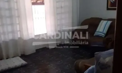 Casa para venda em Jardim São João Batista de 165.00m² com 3 Quartos, 1 Suite e 3 Garagens
