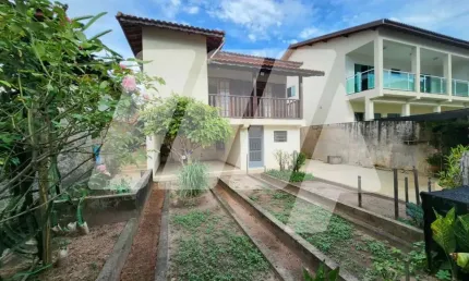 Casa para venda em São Pedro de 180.00m² com 4 Quartos, 1 Suite e 6 Garagens