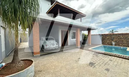 Sobrado para venda em São Pedro de 167.00m² com 3 Quartos, 1 Suite e 3 Garagens