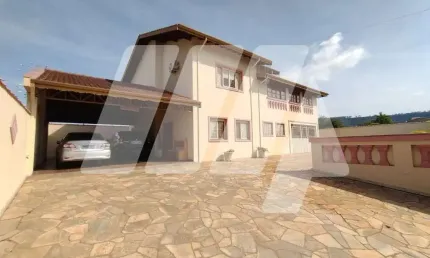 Sobrado para venda em São Pedro de 290.00m² com 4 Quartos, 1 Suite e 4 Garagens