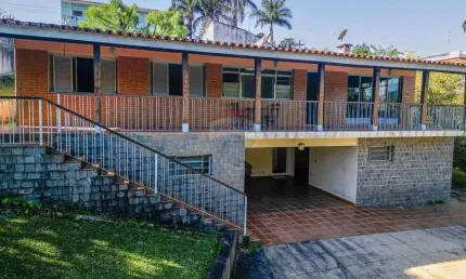 Casa para venda em Cidade Satélite de 260.35m² com 3 Quartos, 1 Suite e 4 Garagens