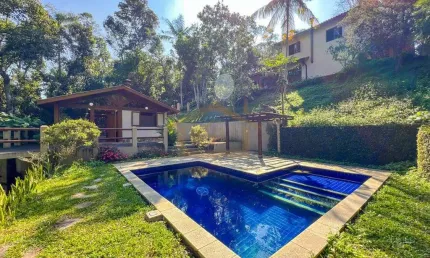 Casa para venda em Paisagem Renoir de 260.00m² com 3 Quartos, 1 Suite e 5 Garagens