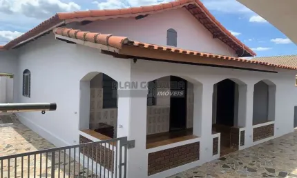Casa para venda em Jardim América de 300.00m² com 3 Quartos e 4 Garagens