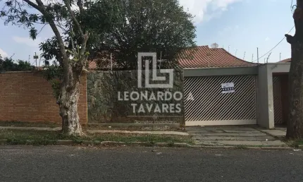 Casa para venda em Jardim Lago de 198.00m² com 3 Quartos, 1 Suite e 3 Garagens