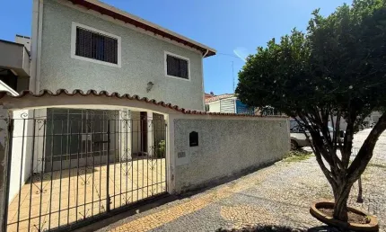 Casa para venda em Vila Itapura de 237.00m² com 4 Quartos, 1 Suite e 1 Garagem