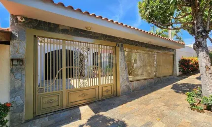 Casa para venda em Jardim São Luiz de 232.19m² com 3 Quartos, 1 Suite e 2 Garagens