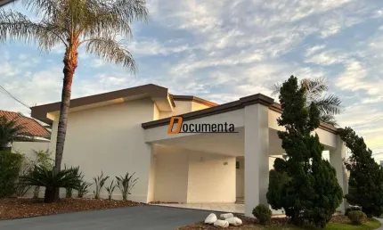 Casa de Condomínio para alugar em Aeroporto de 234.00m² com 4 Quartos, 1 Suite e 3 Garagens