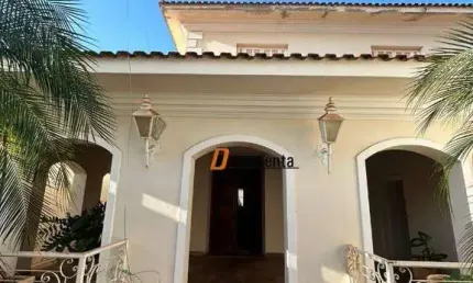 Casa para alugar em Centro de 660.00m² com 4 Quartos, 1 Suite e 4 Garagens