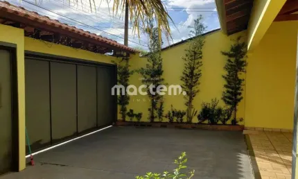 Casa para venda em Parque Residencial Cândido Portinari de 168.00m² com 3 Quartos, 1 Suite e 4 Garagens