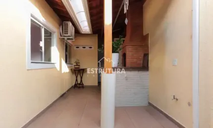 Casa para venda em Centro de 100.00m² com 2 Quartos e 2 Garagens