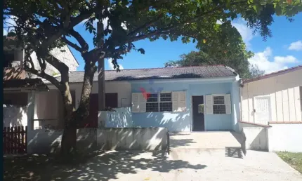 Casa para venda em Pontal Do Paraná de 56.00m² com 2 Quartos e 1 Garagem