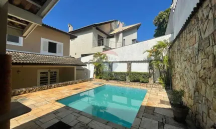 Casa de Condomínio para alugar em Alphaville de 290.00m² com 4 Quartos, 1 Suite e 2 Garagens