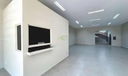Prédio Comercial para alugar em São João de 800.00m² com 5 Garagens