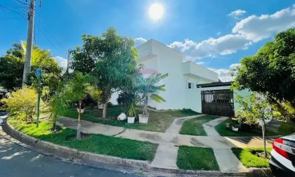 Casa para venda em Jardim Itapoan de 150.00m² com 3 Quartos e 3 Garagens