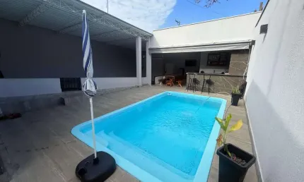 Casa para venda em Jardim Sonia de 195.00m² com 3 Quartos, 1 Suite e 6 Garagens