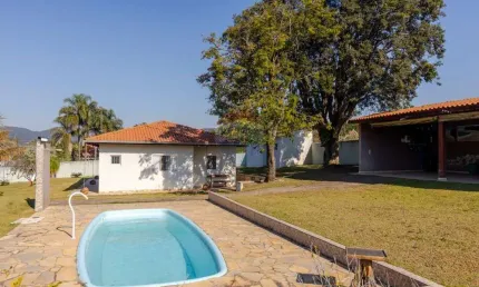 Chácara para venda em Jardim Residencial Bela Vista (vilarejo) de 227.00m² com 3 Quartos, 1 Suite e 10 Garagens