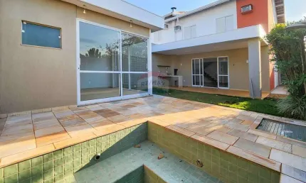 Casa de Condomínio para venda em Jardim Botânico de 185.00m² com 3 Quartos, 1 Suite e 4 Garagens