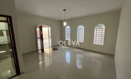 Casa para alugar em Parque Industrial de 200.00m² com 3 Quartos, 1 Suite e 3 Garagens