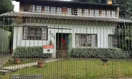 Casa para venda em Barreirinha de 360.00m² com 5 Quartos, 1 Suite e 8 Garagens