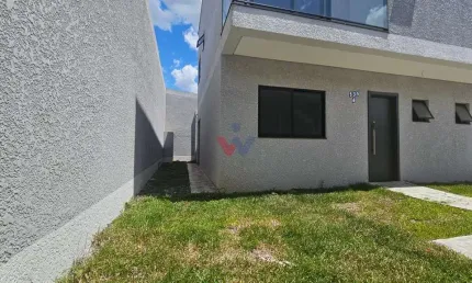 Sobrado para venda em Boqueirão de 126.00m² com 3 Quartos, 1 Suite e 2 Garagens
