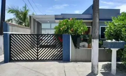 Casa para venda em Pontal Do Paraná de 70.00m² com 2 Quartos e 2 Garagens