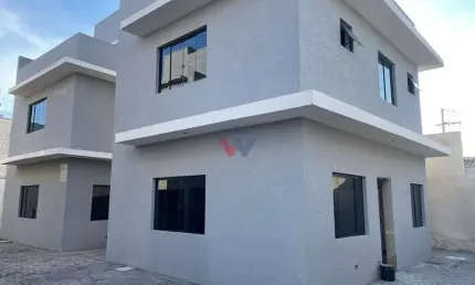 Sobrado para venda em Tarumã de 91.00m² com 3 Quartos, 1 Suite e 2 Garagens