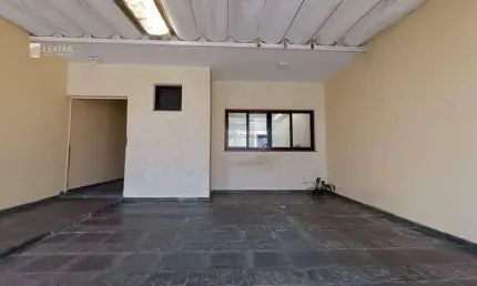Casa para venda e aluguel em Jardim Camila de 209.00m² com 3 Quartos, 2 Suites e 2 Garagens