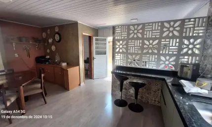 Casa para venda em Guaratuba de 160.00m² com 4 Quartos, 2 Suites e 5 Garagens