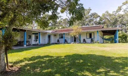 Casa para venda em Terras De Santa Cruz de 375.00m² com 4 Quartos