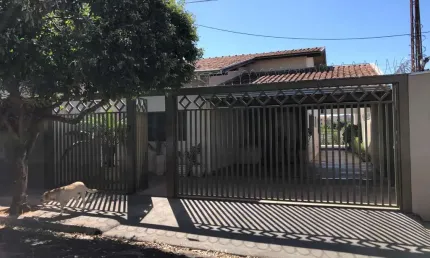 Casa para venda em Jardim Conceição de 300.00m² com 3 Quartos, 1 Suite e 2 Garagens