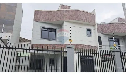 Sobrado para venda em Uberaba de 118.34m² com 3 Quartos, 1 Suite e 2 Garagens