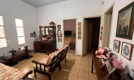 Casa para venda em Vila Mendonça de 250.00m² com 3 Quartos, 1 Suite e 2 Garagens