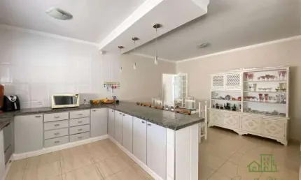 Casa para venda em Recanto Azul de 247.00m² com 4 Quartos, 4 Suites e 5 Garagens