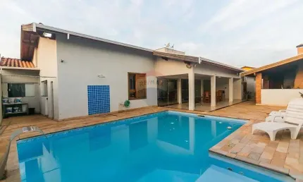 Casa para alugar em Nova Piracicaba de 450.00m² com 5 Quartos, 4 Suites e 4 Garagens