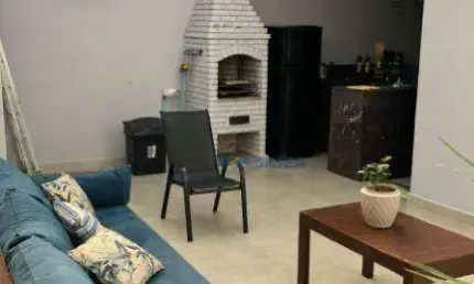 Casa para venda em Vila Augusta de 160.00m² com 3 Quartos, 1 Suite e 6 Garagens