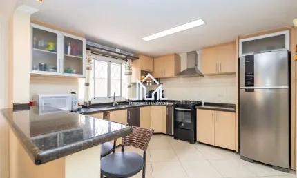 Sobrado para venda em santa felicidade de 172.00m² com 3 quartos, 1 suite e 2 garagens