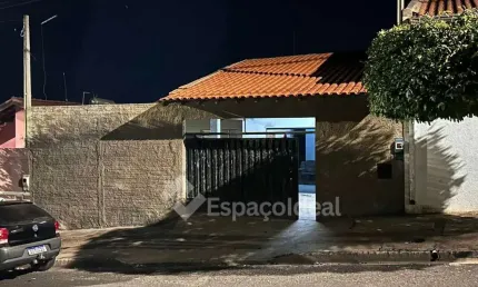 Casa para venda em Jardim Carolina de 79.00m² com 2 Quartos e 2 Garagens
