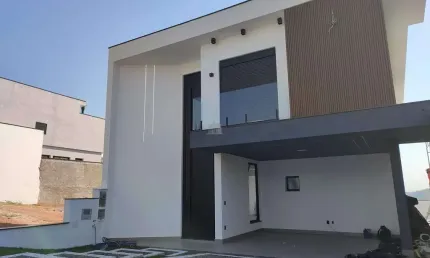 Casa para venda em Roncáglia de 268.00m² com 3 Quartos, 3 Suites e 4 Garagens
