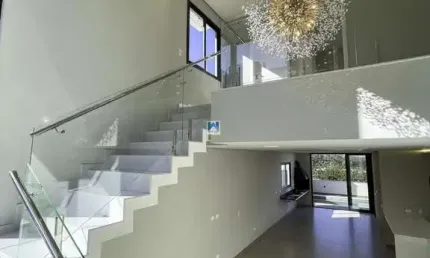 Sobrado para venda em fazenda rodeio de 200.00m² com 3 quartos, 3 suites e 4 garagens