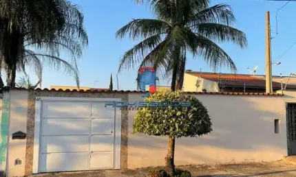 Casa para venda em Jardim Santana de 165.00m² com 2 Quartos, 1 Suite e 3 Garagens