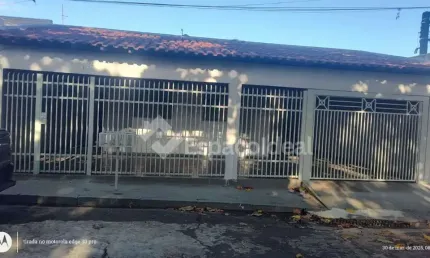 Casa para venda em Jardim Redentor de 200.00m² com 4 Quartos e 2 Garagens