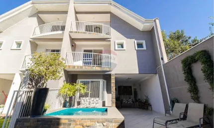 Casa para venda em Mossunguê de 180.00m² com 3 Quartos, 1 Suite e 2 Garagens